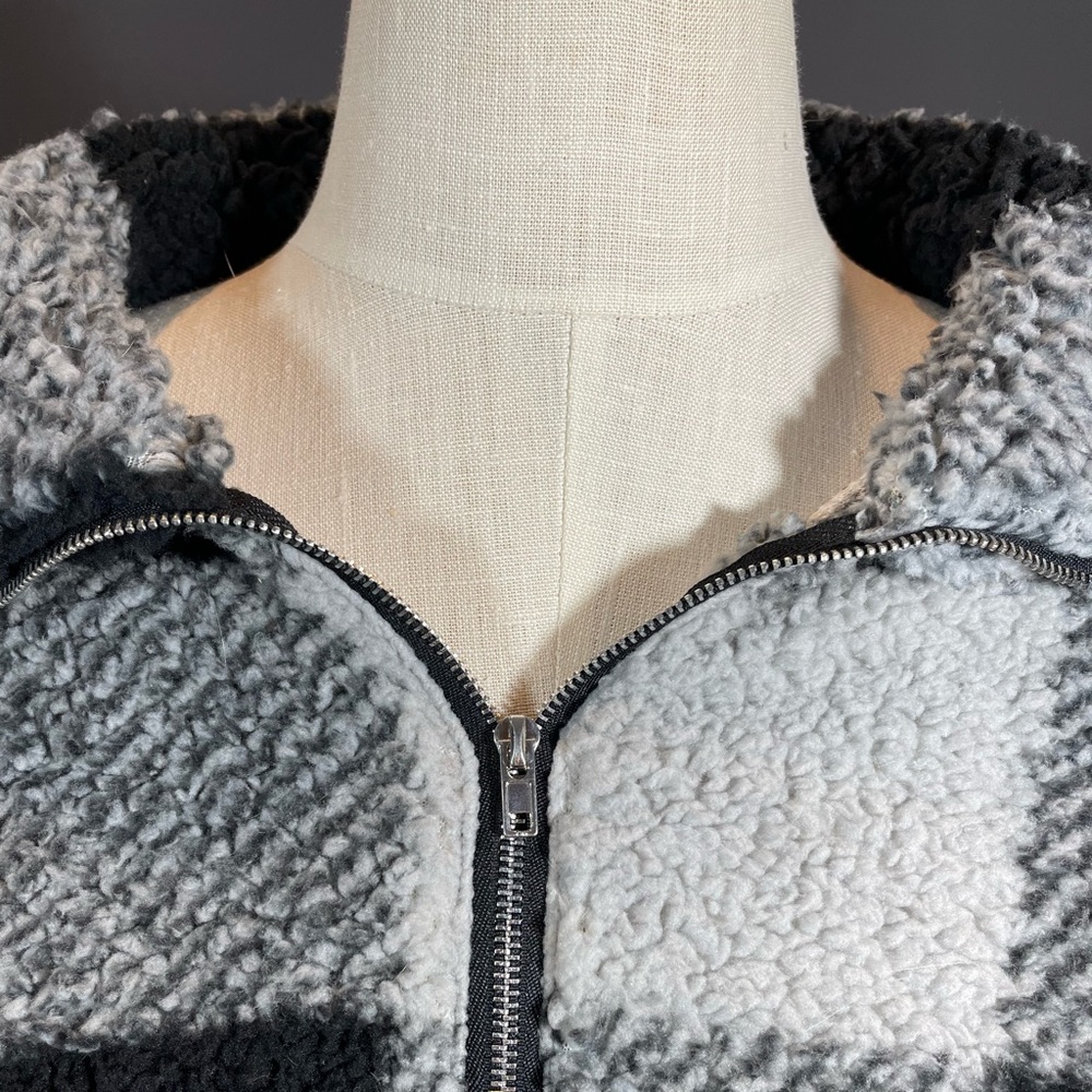Teddy zip up crop top